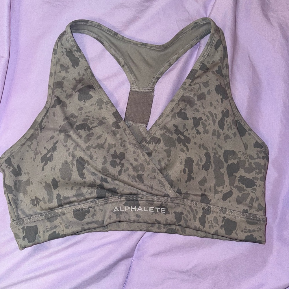 Alphalete Surface Sports Bra